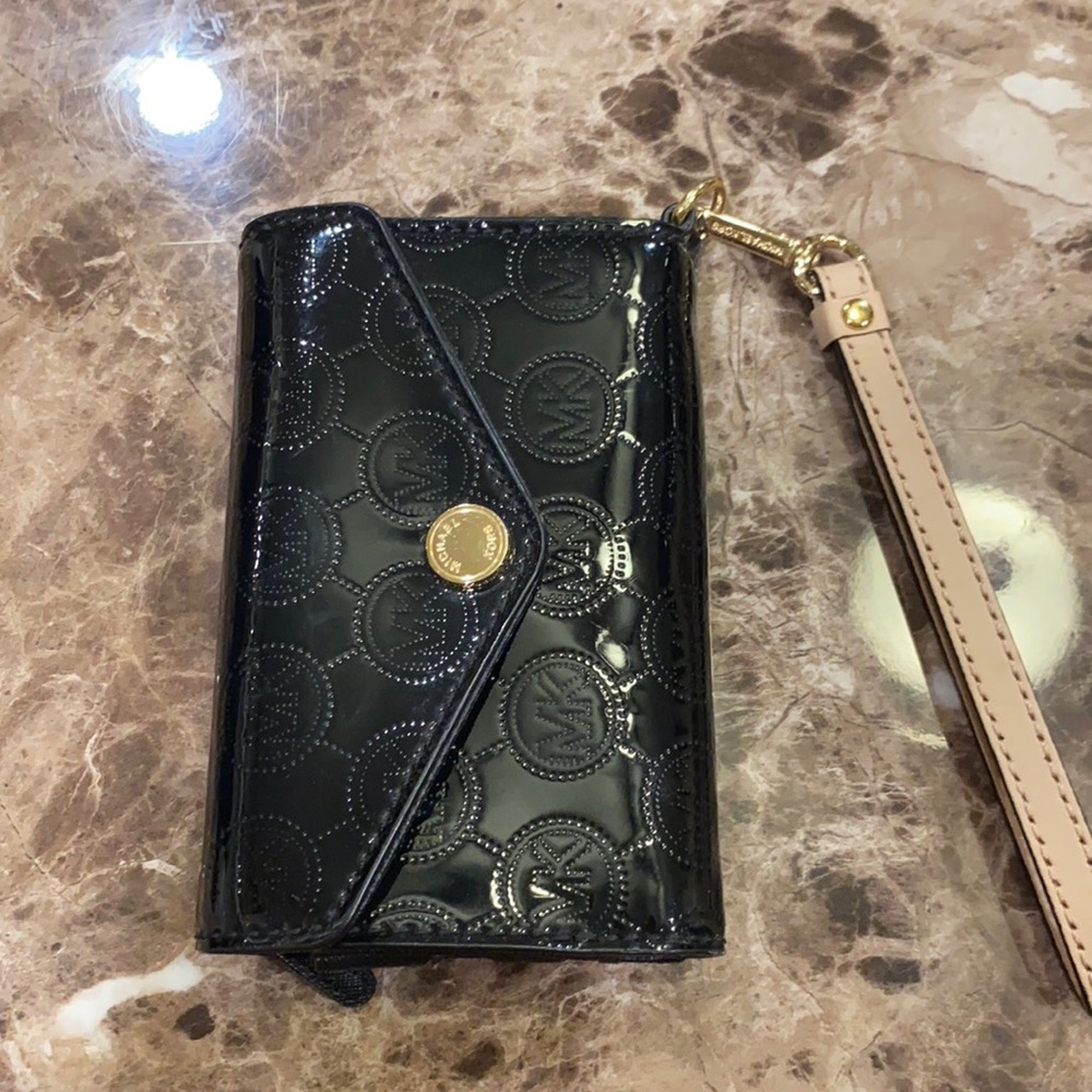 Michael Kors Black IPhone Wristlet